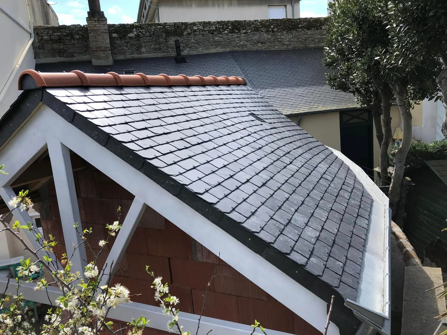 demoussage de toiture mesnil roc h