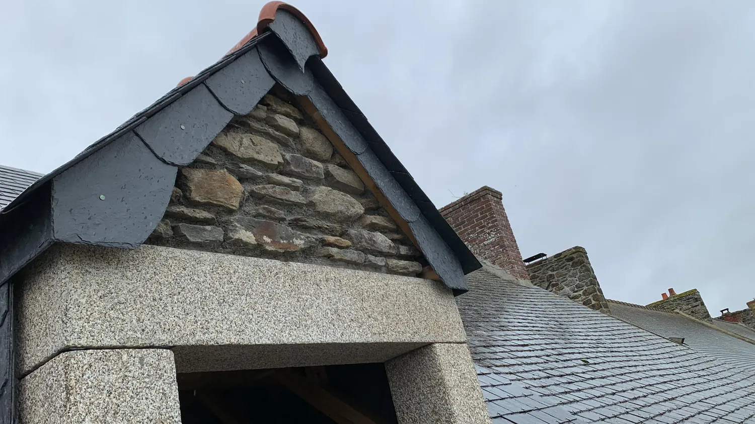 reparation de toit saint domineuc